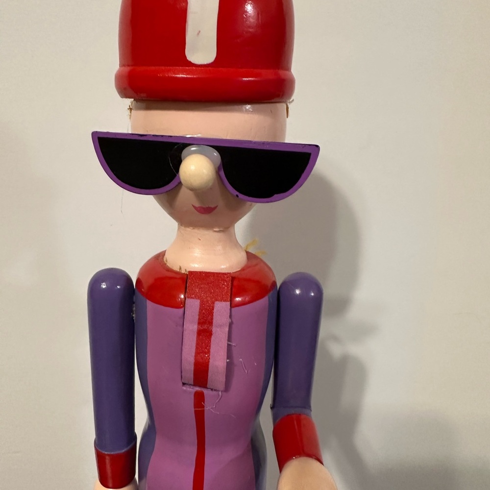 Skater Nutcracker - Picture 6 of 7